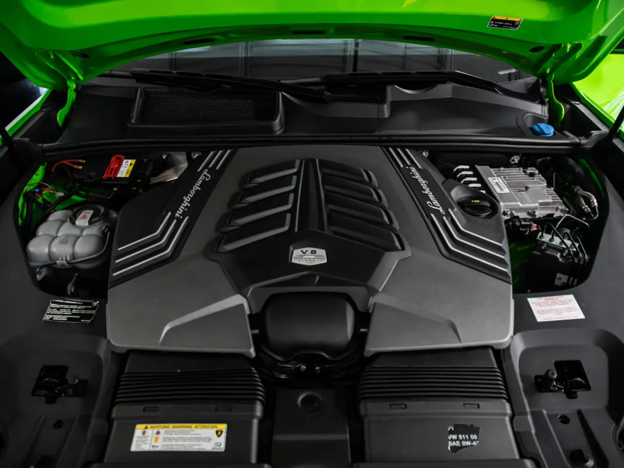 Lamborghini Urus - Image 34