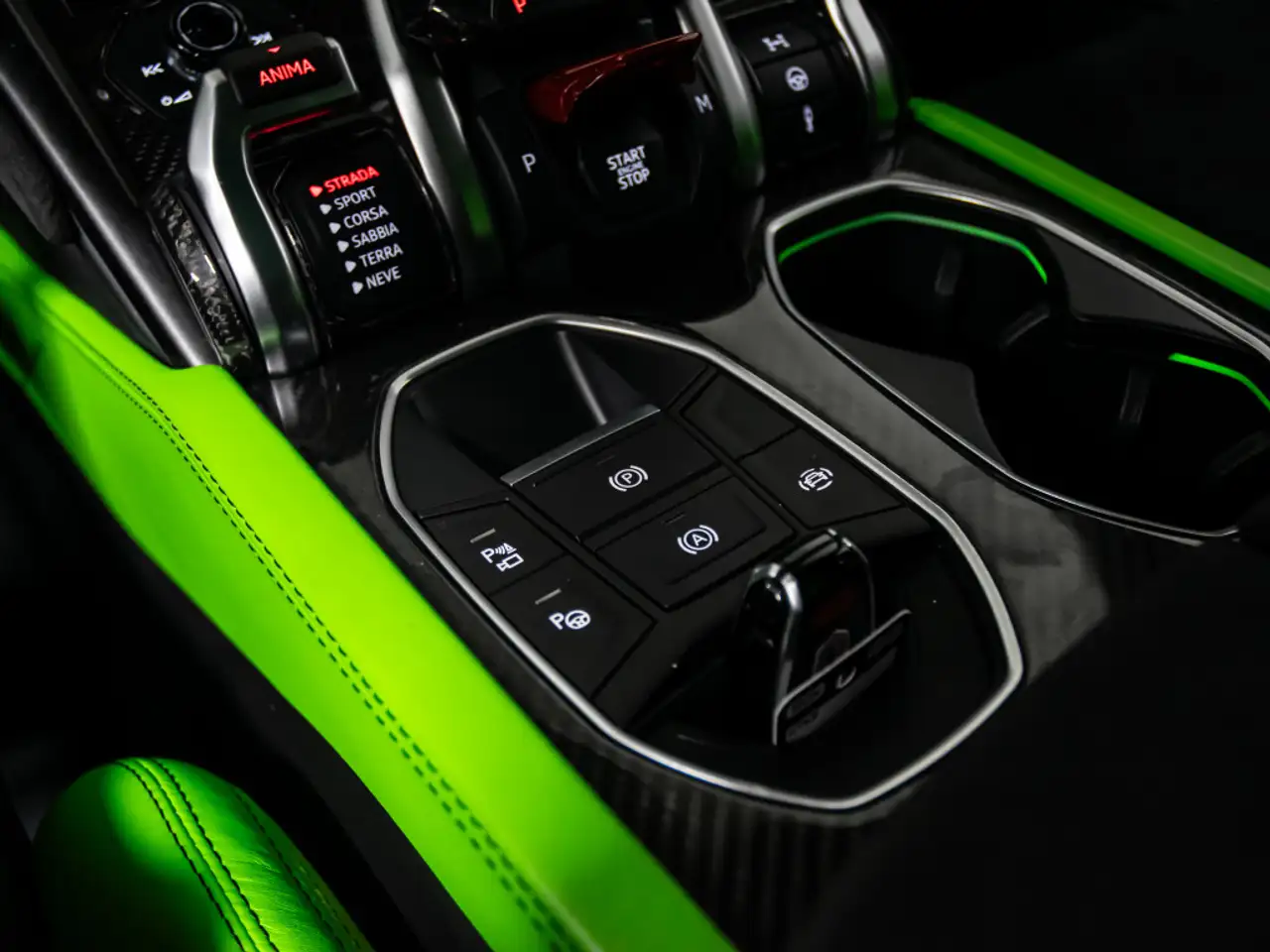 Lamborghini Urus - Image 22