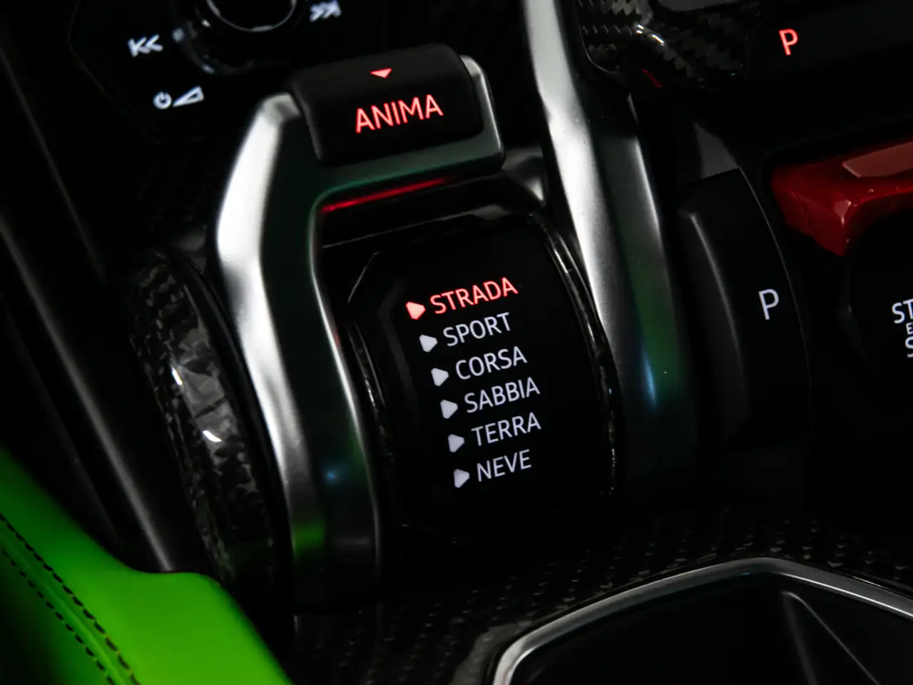 Lamborghini Urus - Image 31