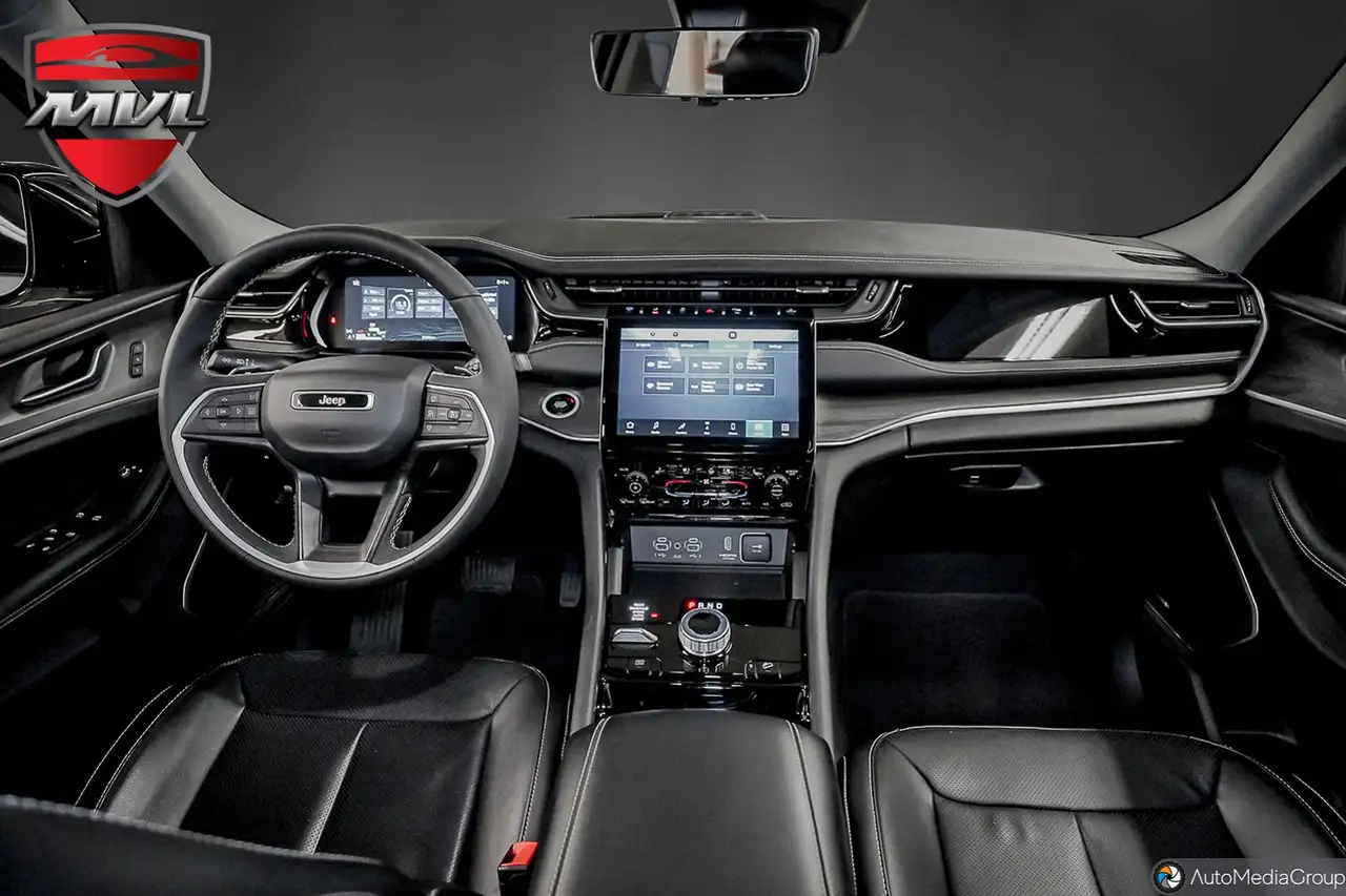Jeep Grand Cherokee - Image 25