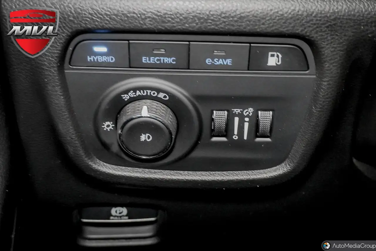 Jeep Grand Cherokee - Image 17