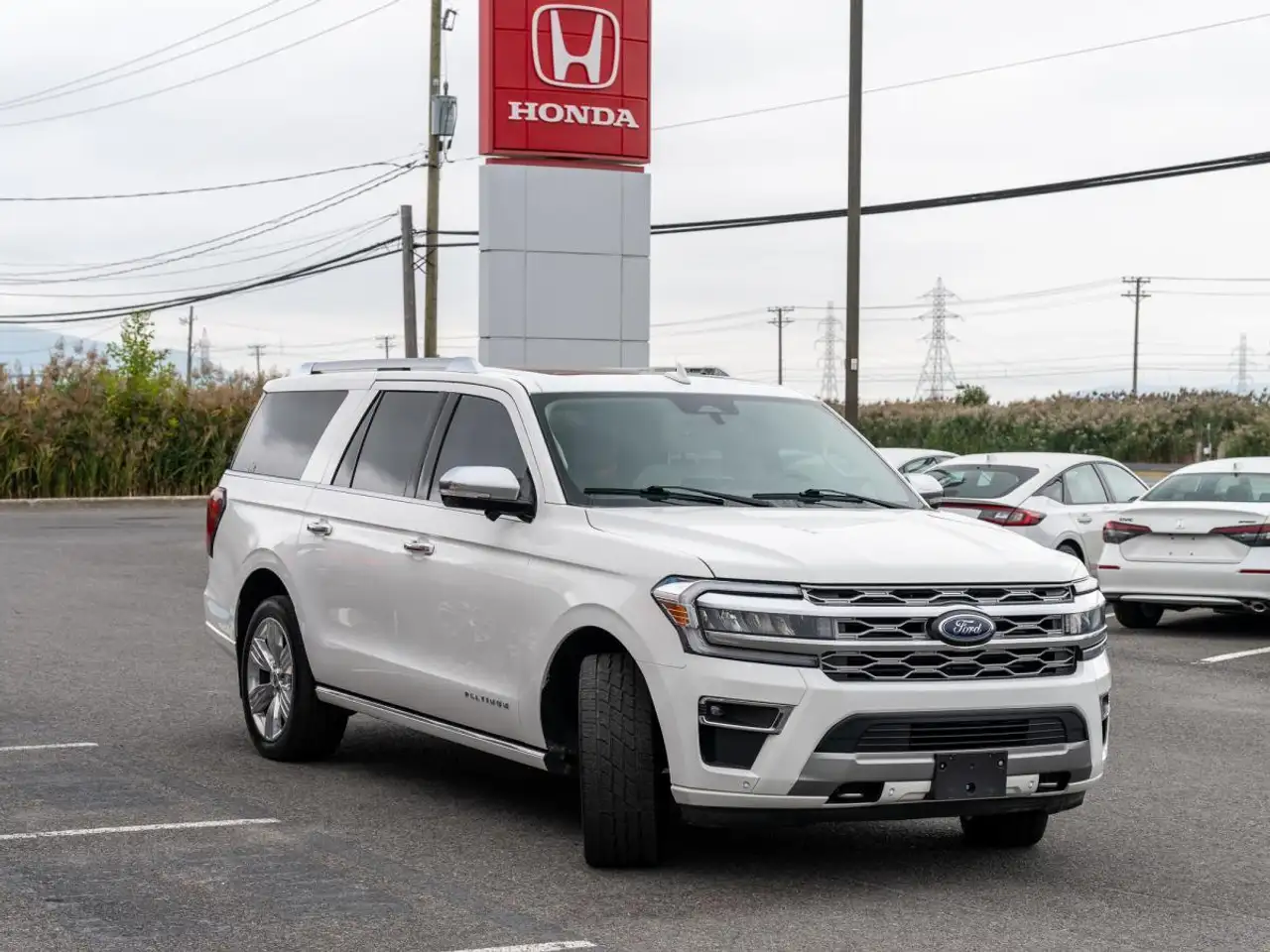Ford Expedition - Image 8