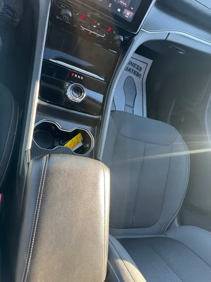 Jeep Grand Cherokee - Image 31