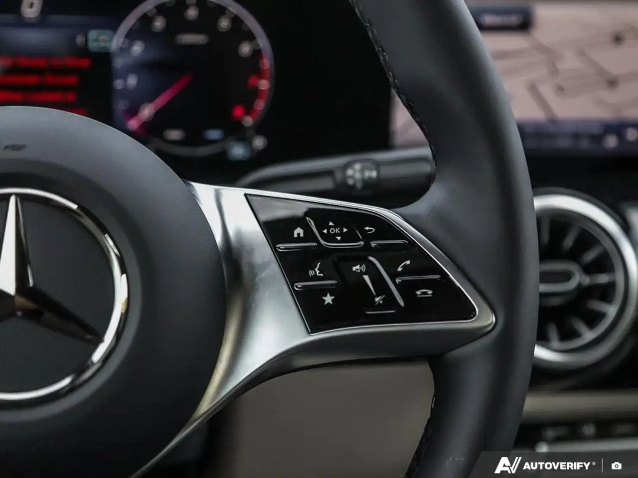 Mercedes-Benz GLA - Image 16