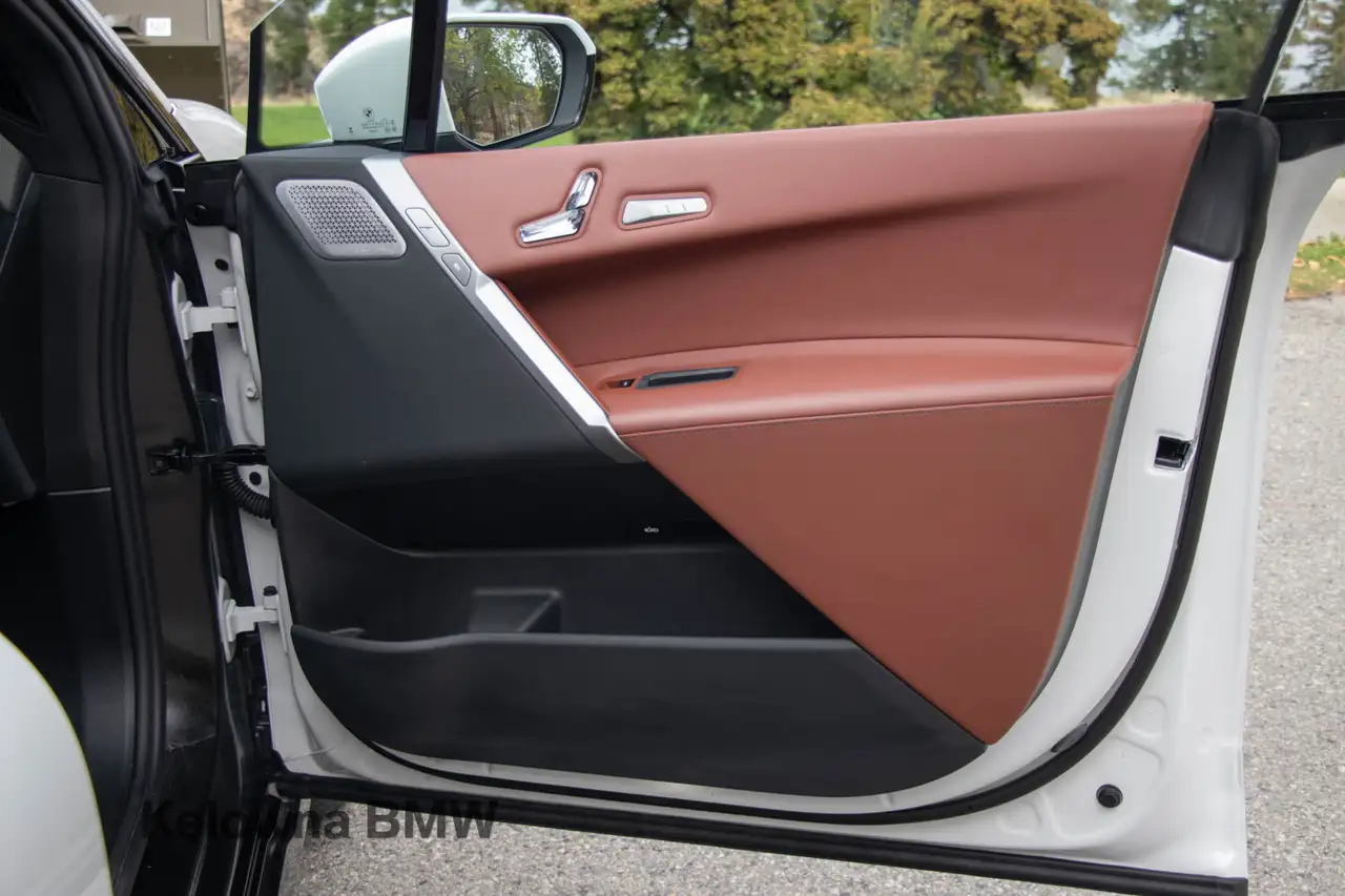 BMW iX - Image 18