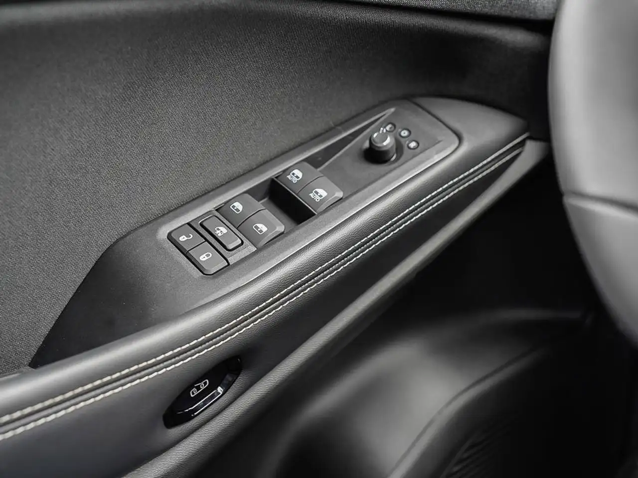 Jeep Cherokee - Image 16