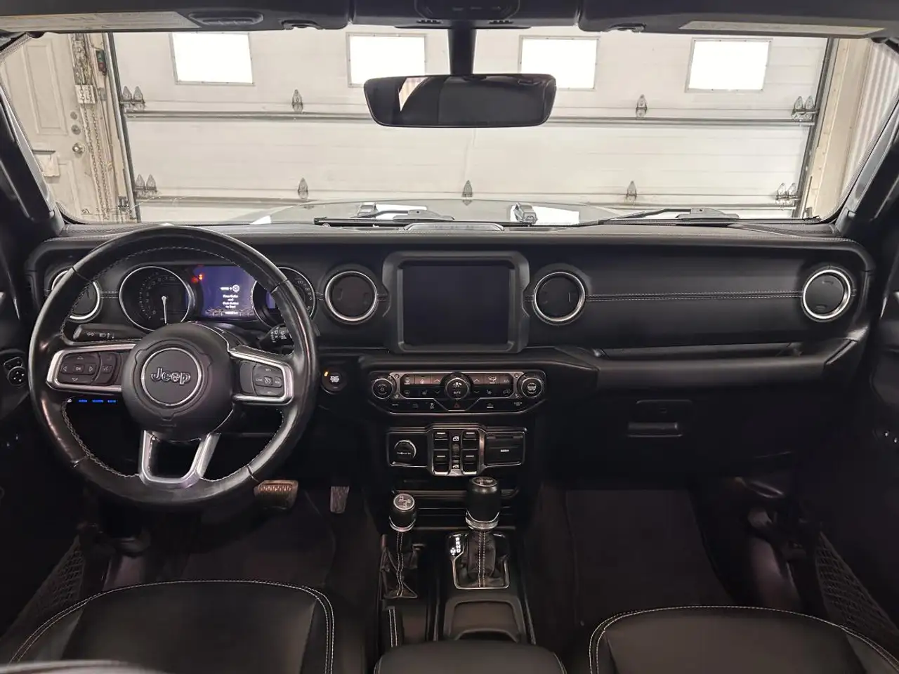 Jeep Wrangler - Image 13