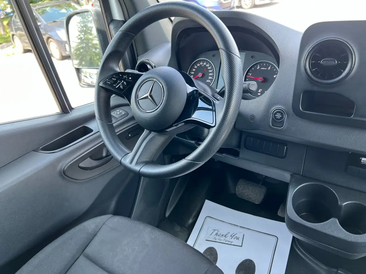 Mercedes-Benz Sprinter - Image 25
