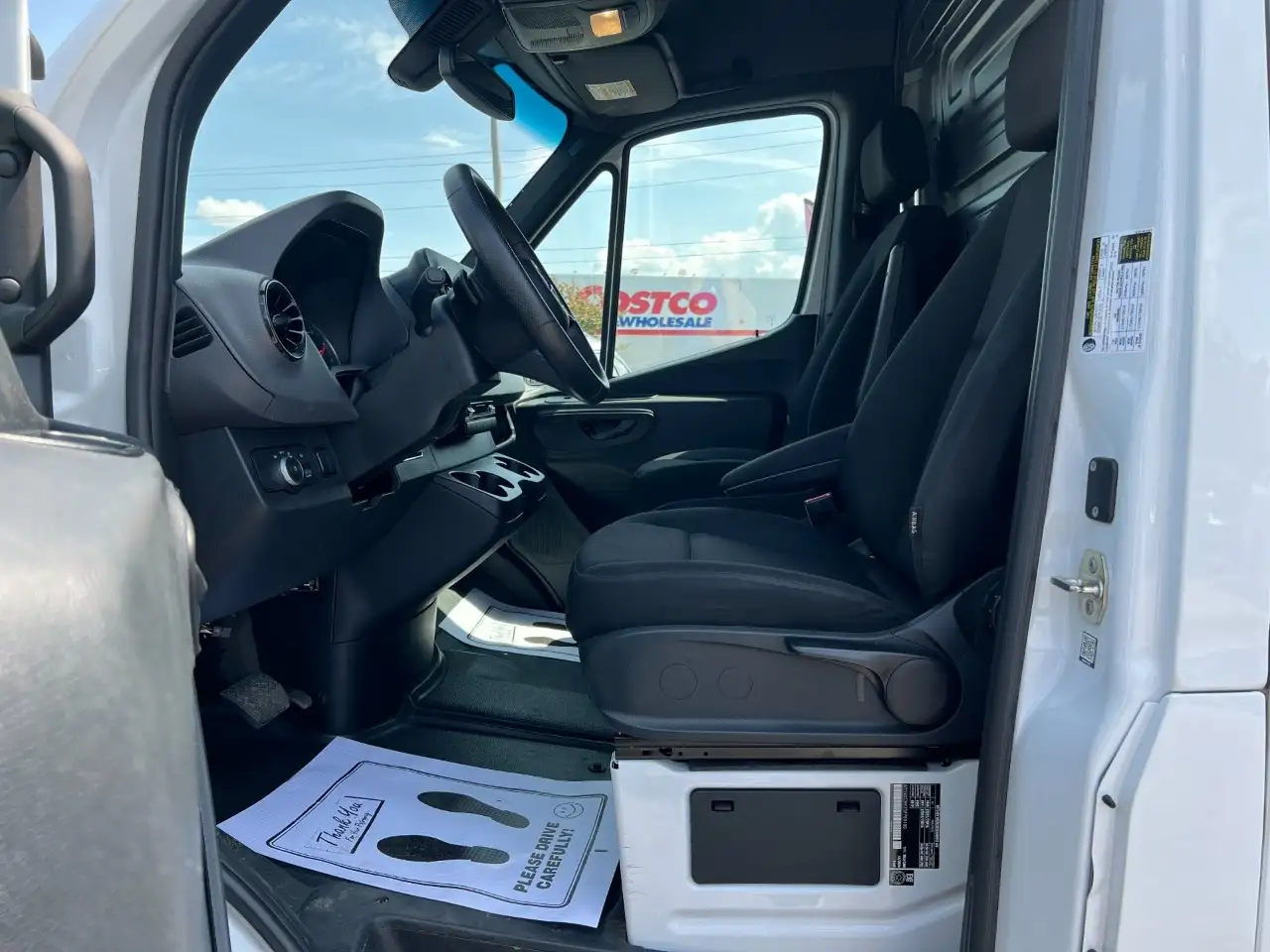 Mercedes-Benz Sprinter - Image 15
