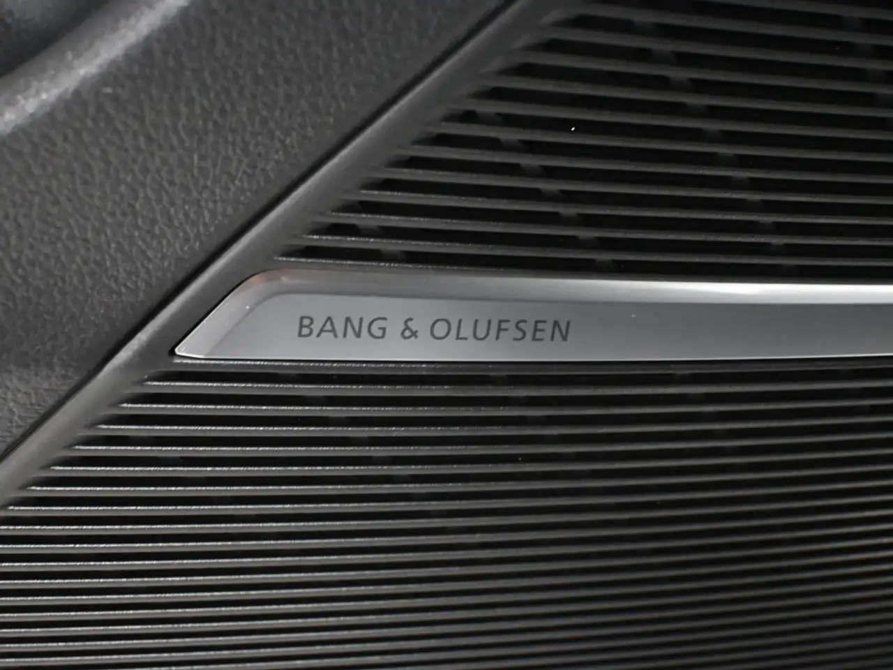 Audi Q8 - Image 12