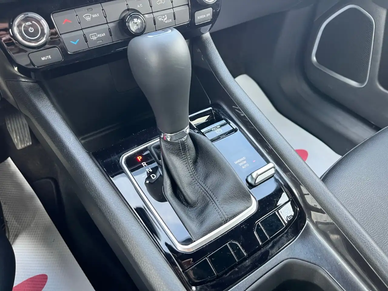 Jeep Compass - Image 19