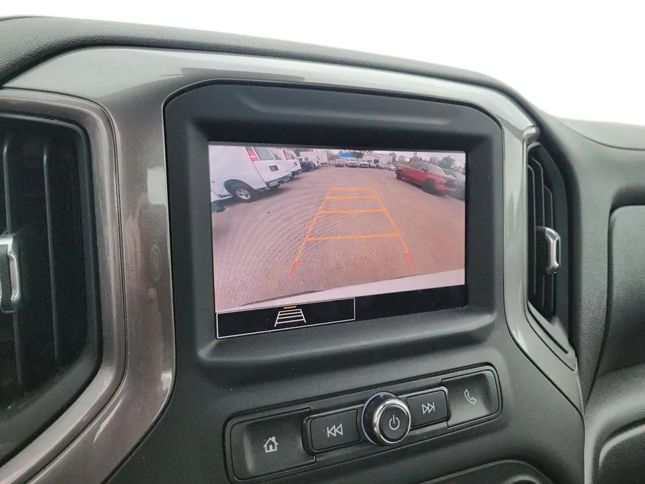 Chevrolet Silverado 1500 - Image 15