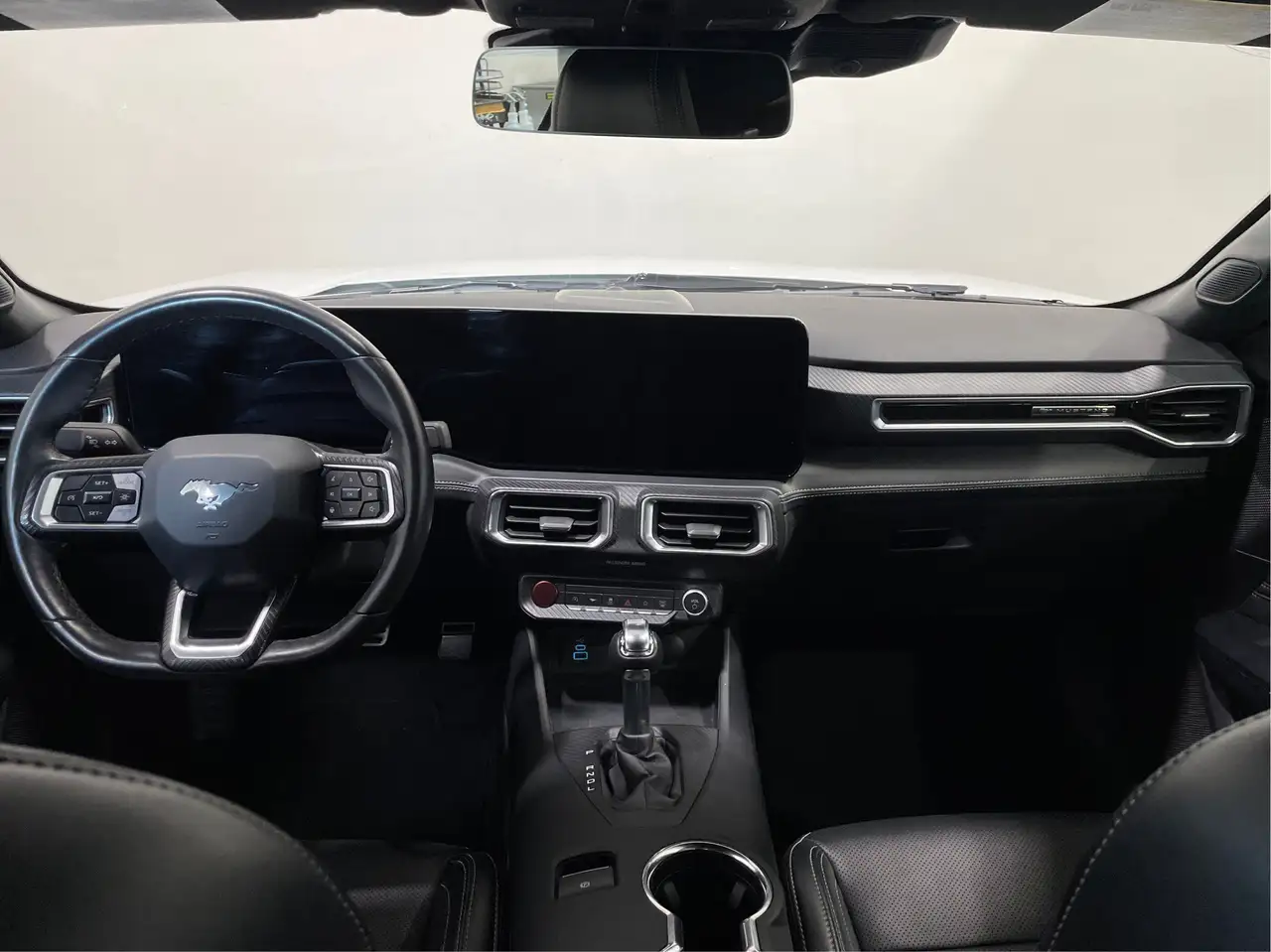 Ford Mustang - Image 5