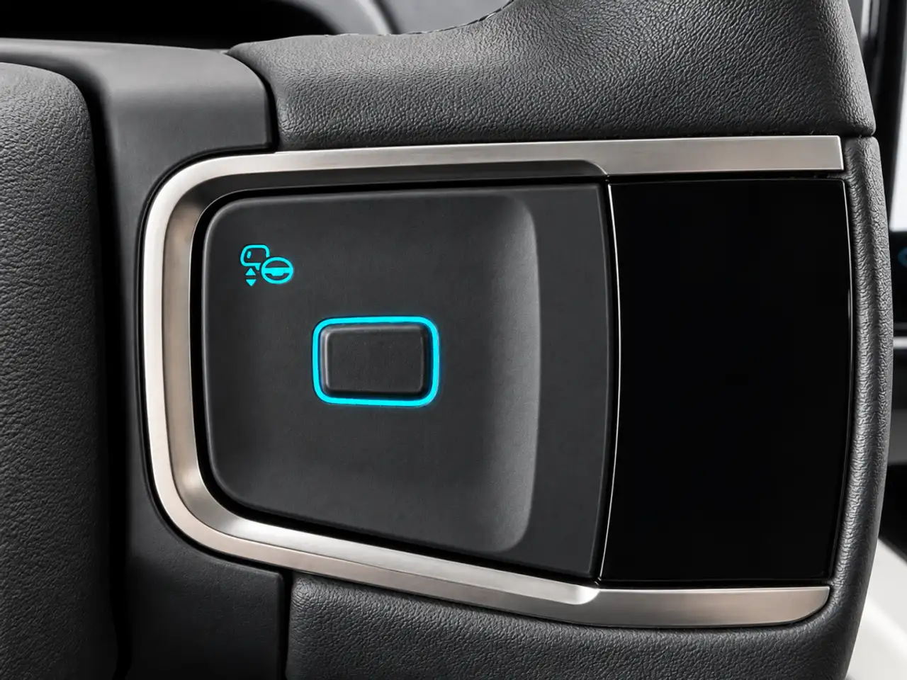 Ford Expedition - Image 16