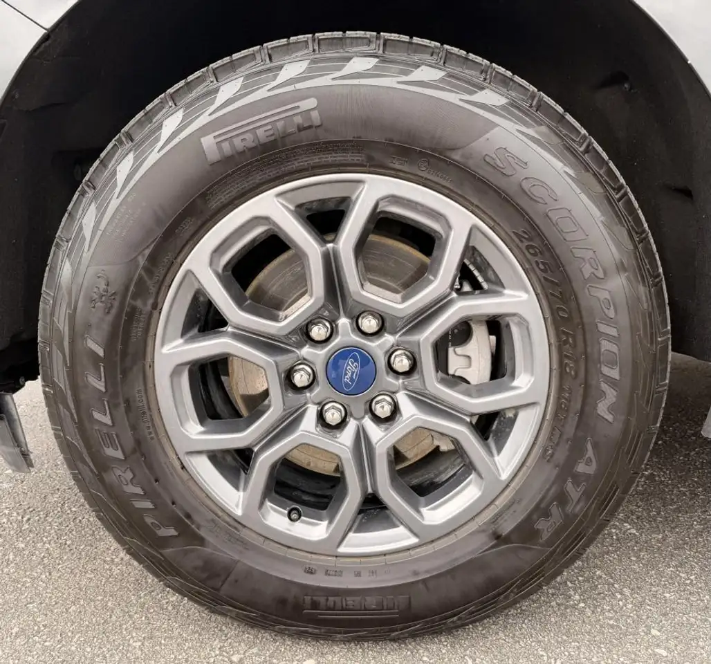 Ford Expedition - Image 8