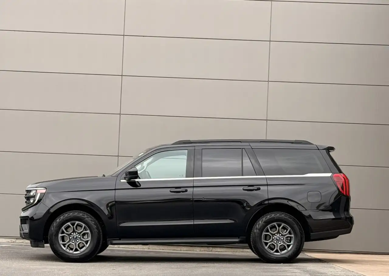 Ford Expedition - Image 3