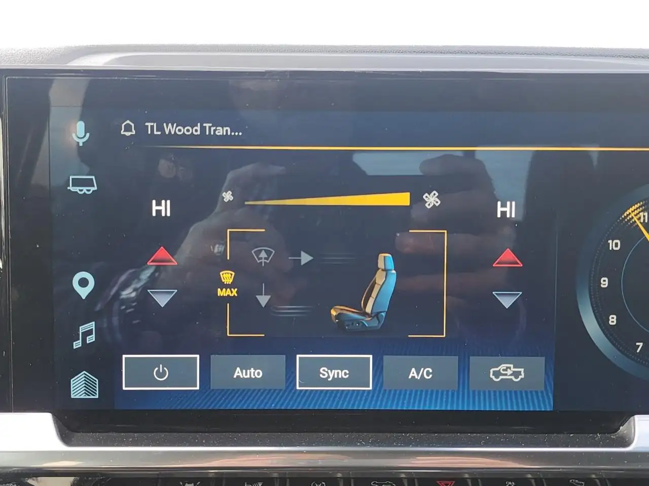 Chevrolet Silverado 1500 - Image 32