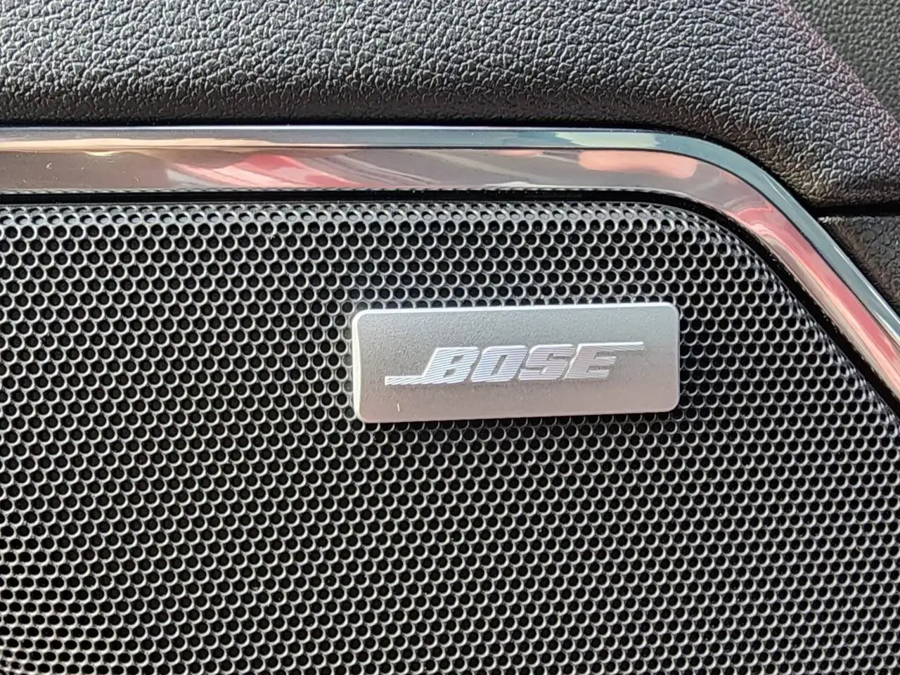 Chevrolet Silverado 1500 - Image 10
