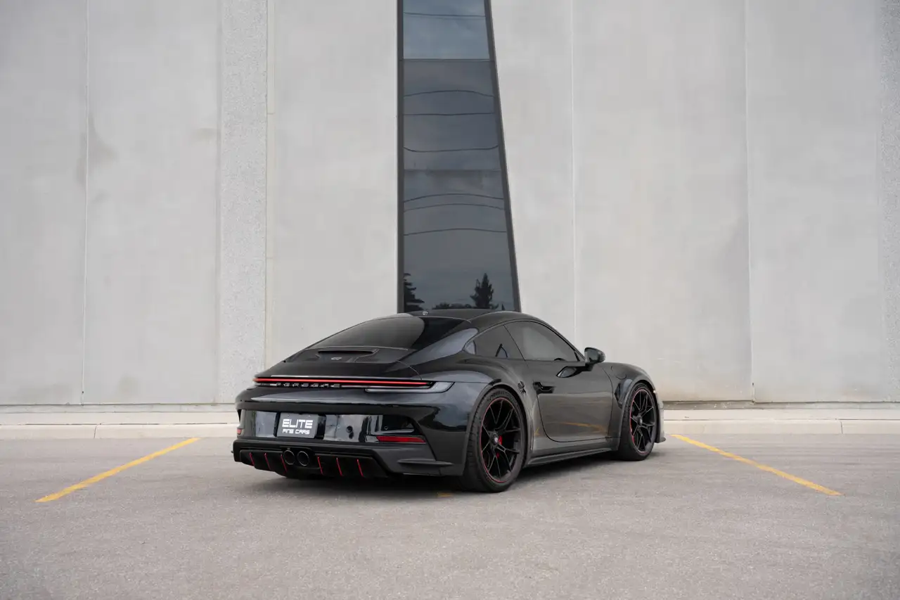 Porsche 911 - Image 4