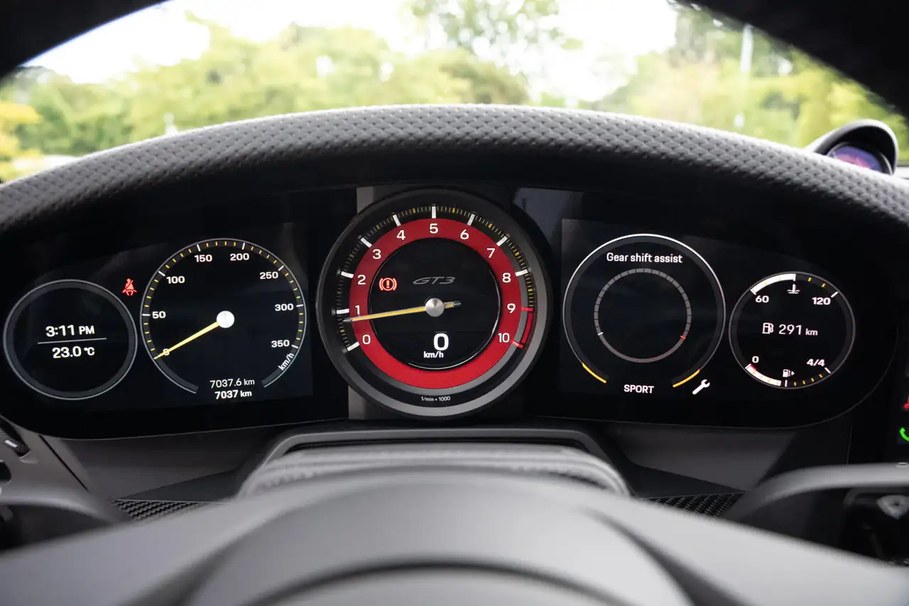 Porsche 911 - Image 26