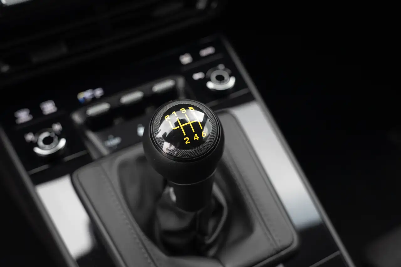 Porsche 911 - Image 31