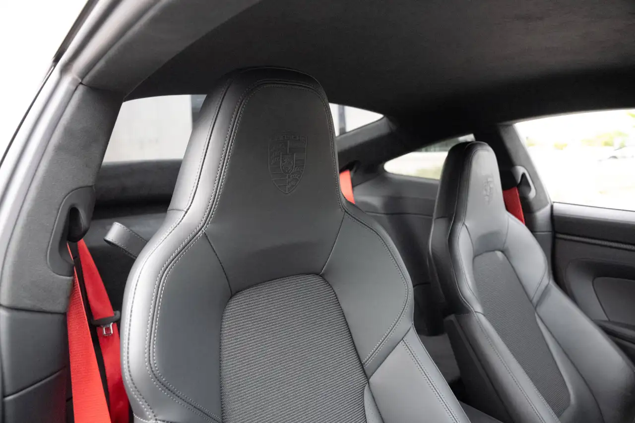 Porsche 911 - Image 37