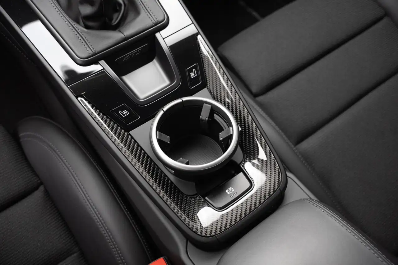 Porsche 911 - Image 33