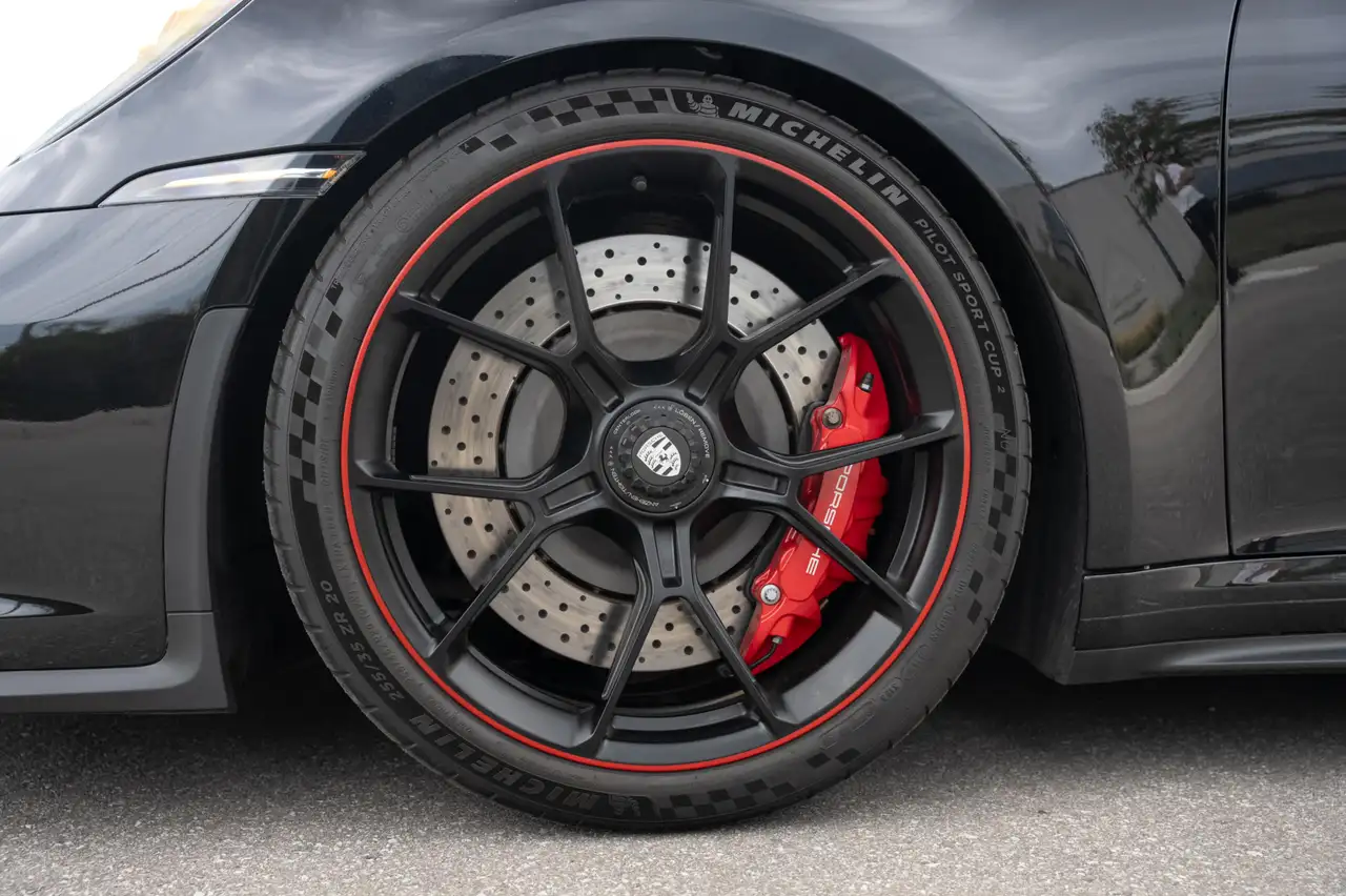 Porsche 911 - Image 12