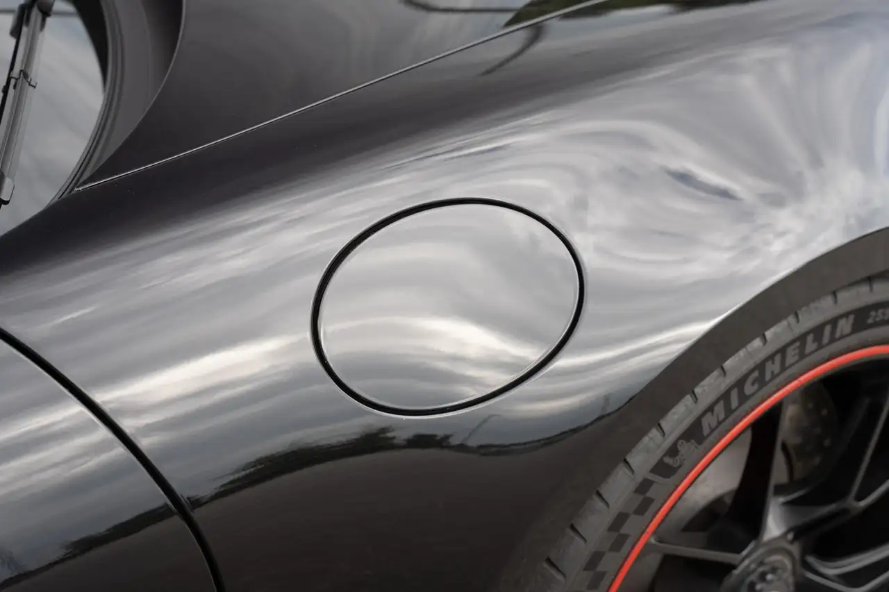Porsche 911 - Image 20