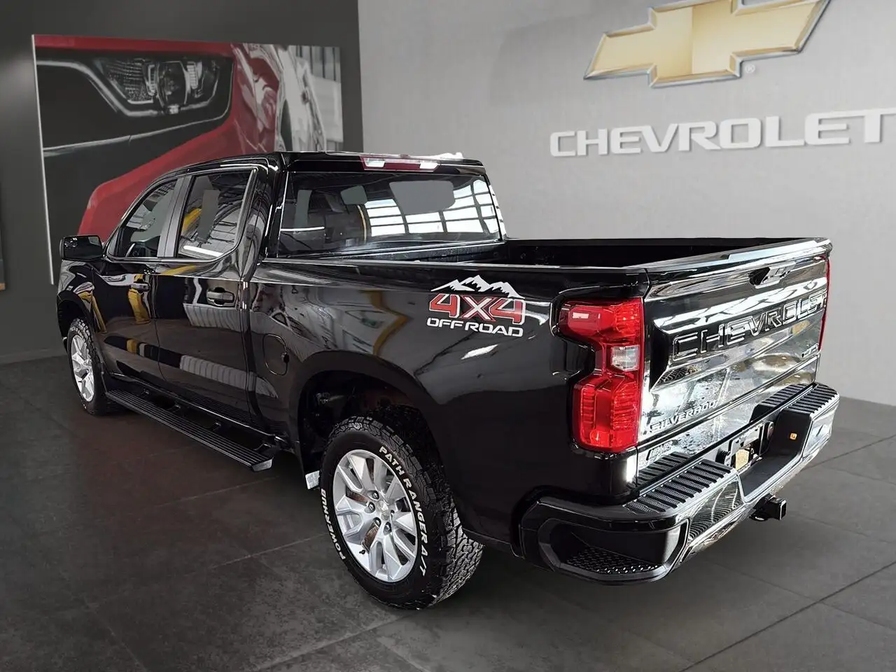 Chevrolet Silverado 1500 - Image 4