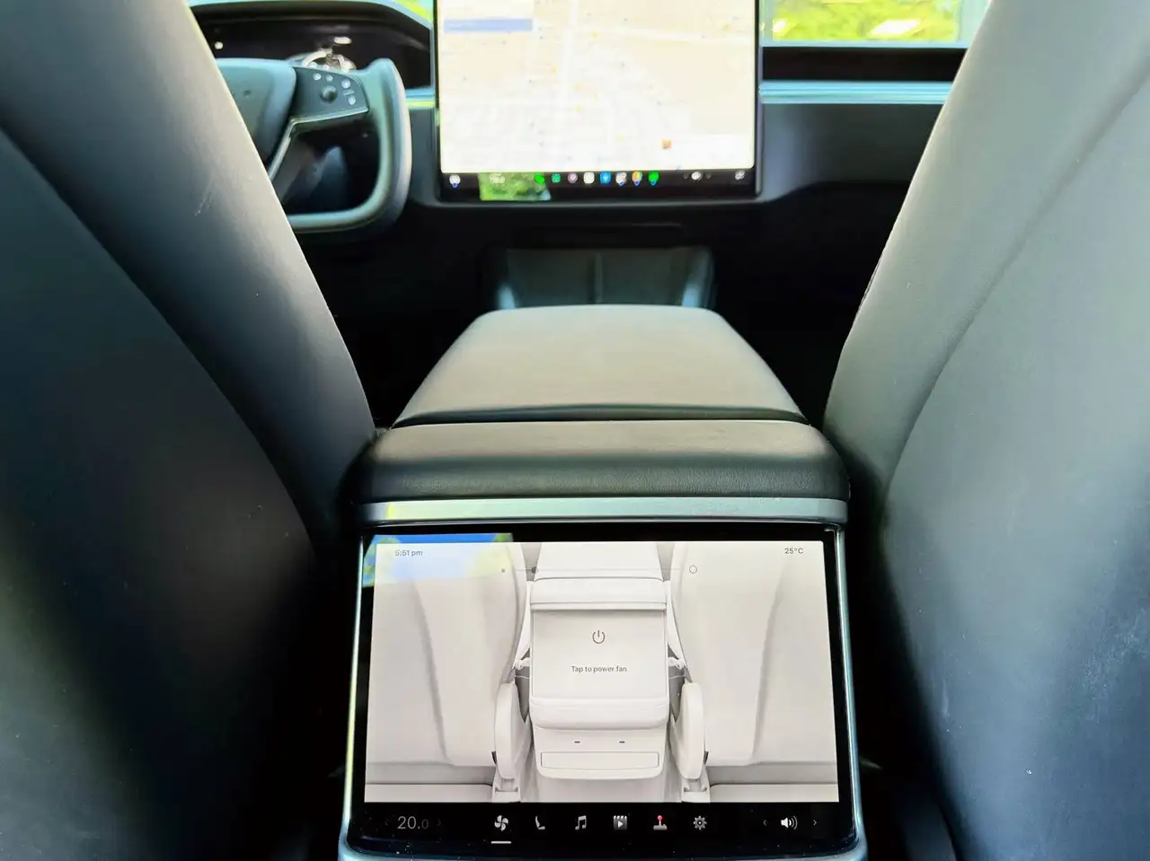 Tesla Model X - Image 13