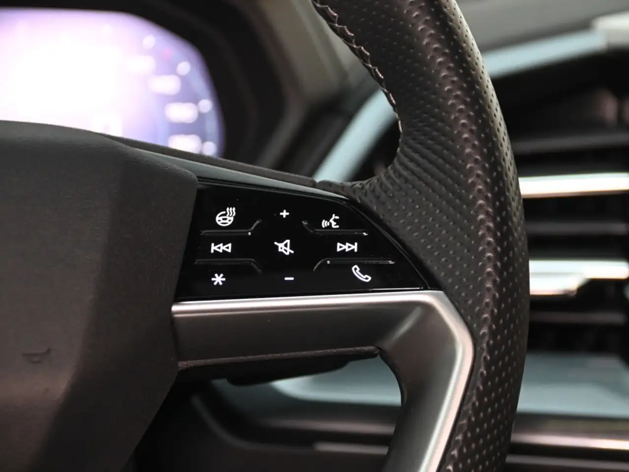 Audi Q4 e-tron - Image 14