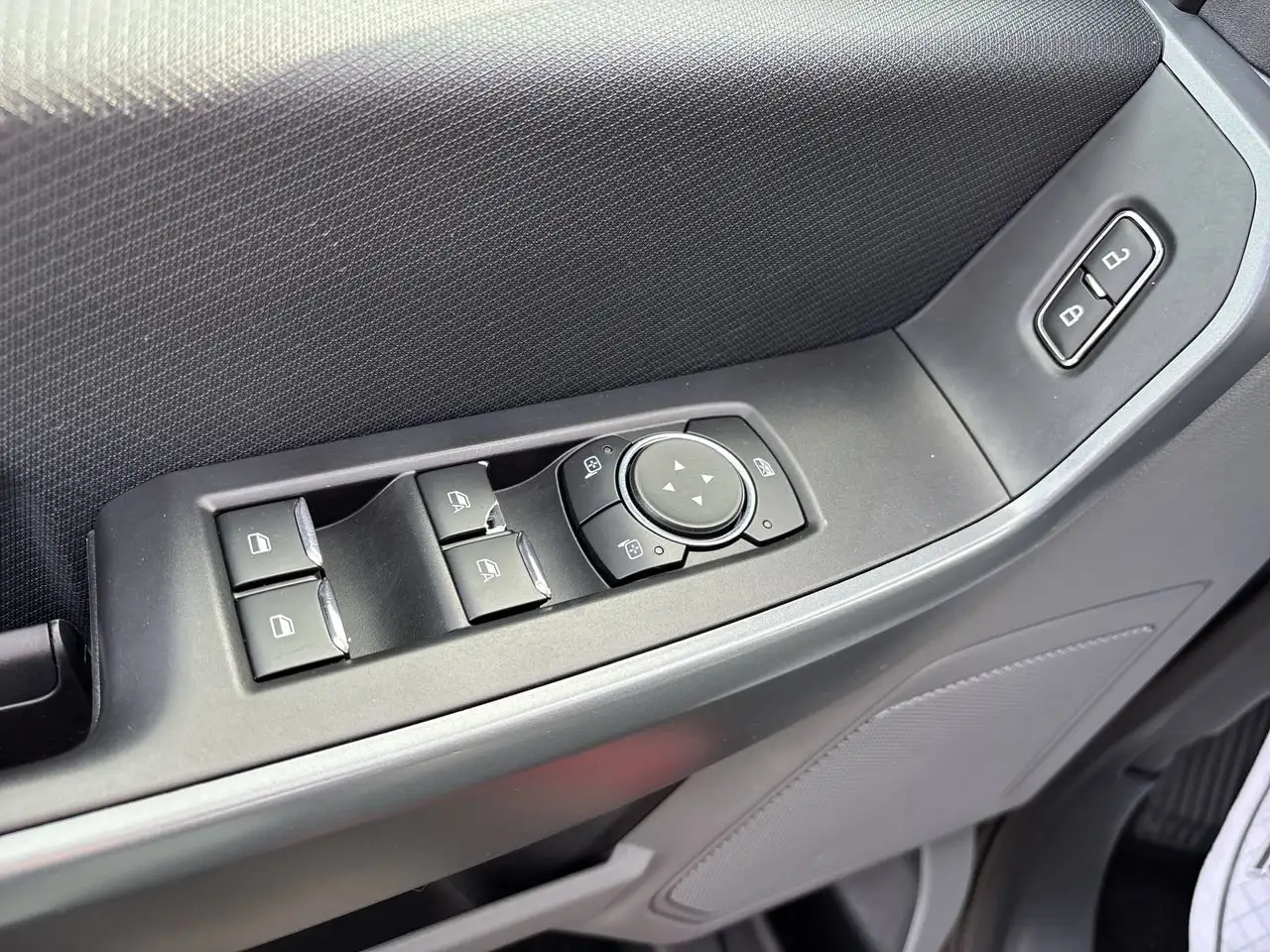 Ford F-150 - Image 12