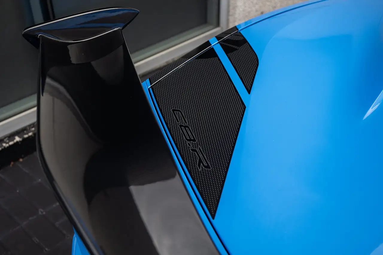 Chevrolet Corvette - Image 32