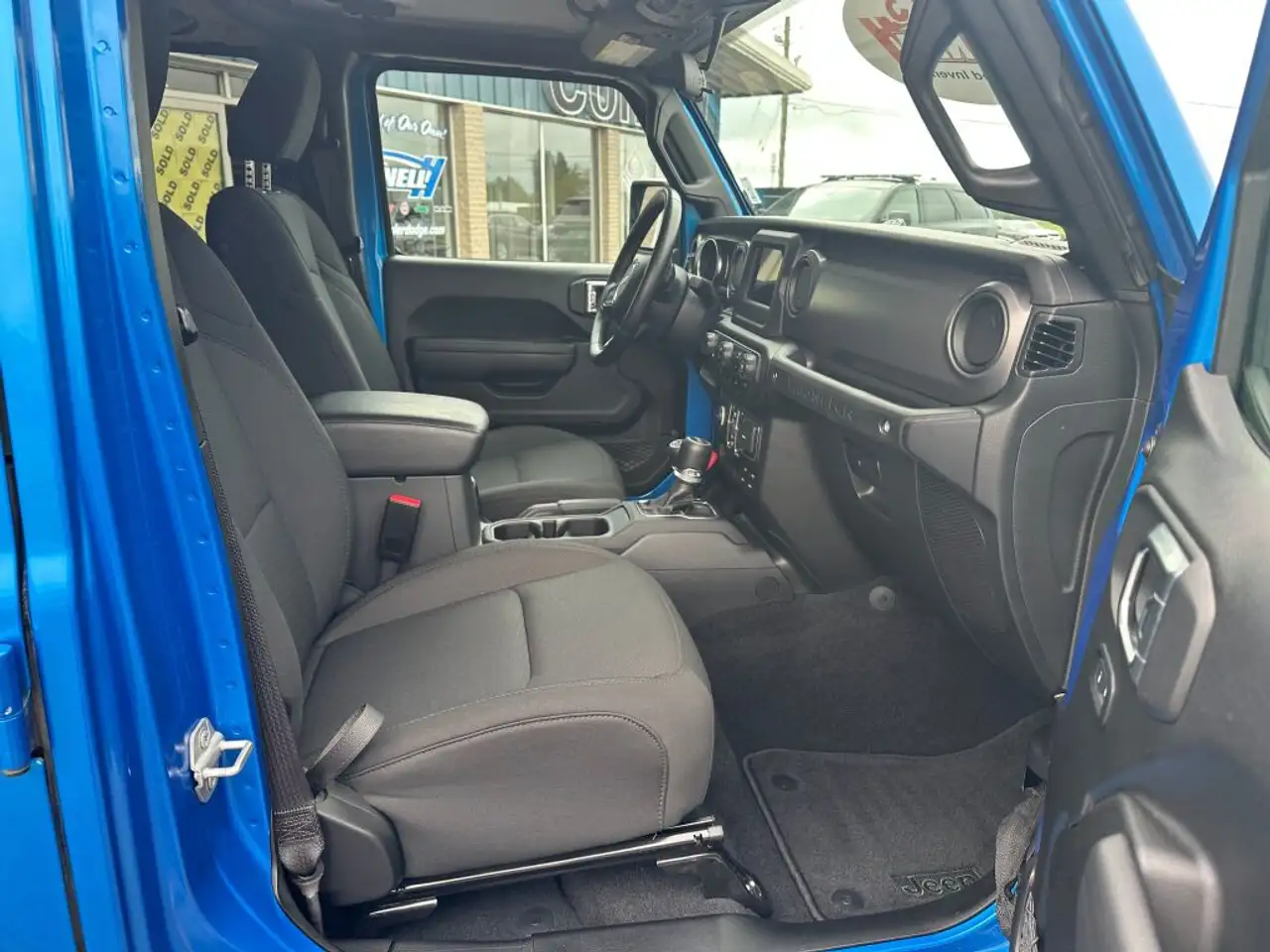 Jeep Wrangler - Image 22
