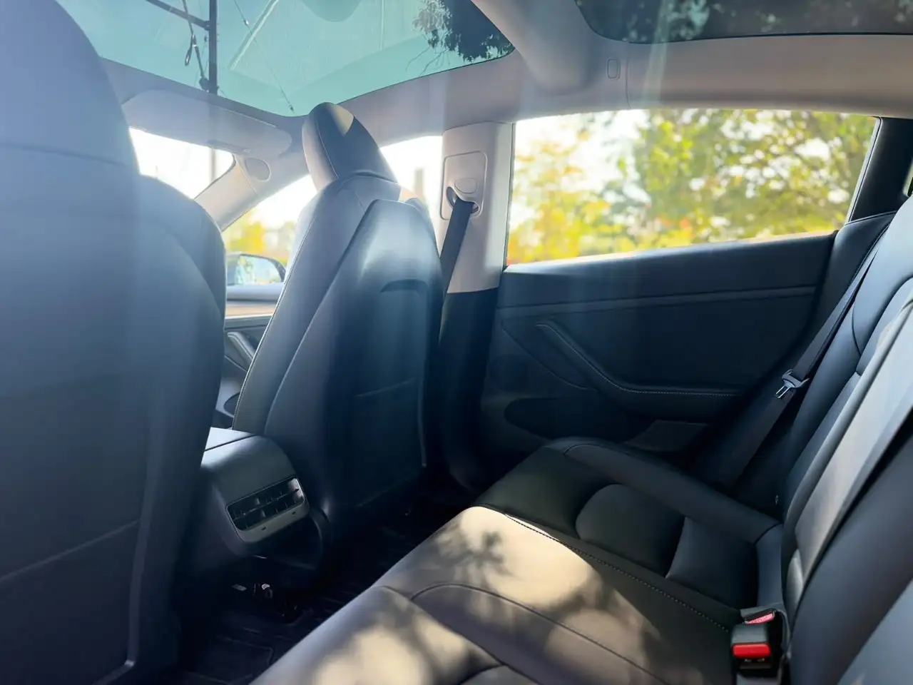 Tesla Model 3 - Image 14
