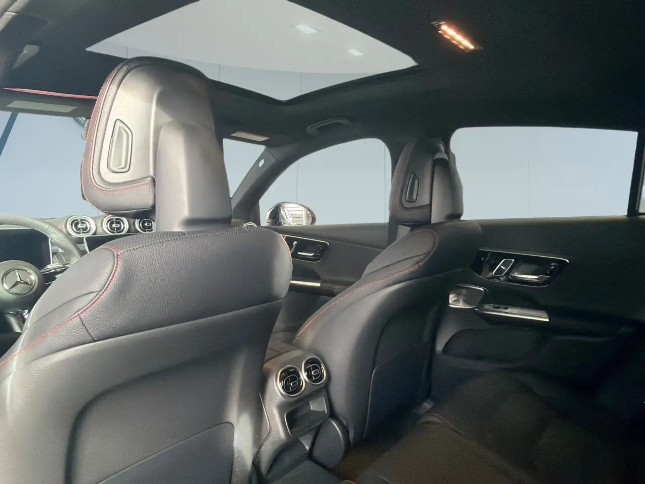 Mercedes-Benz GLC - Image 17