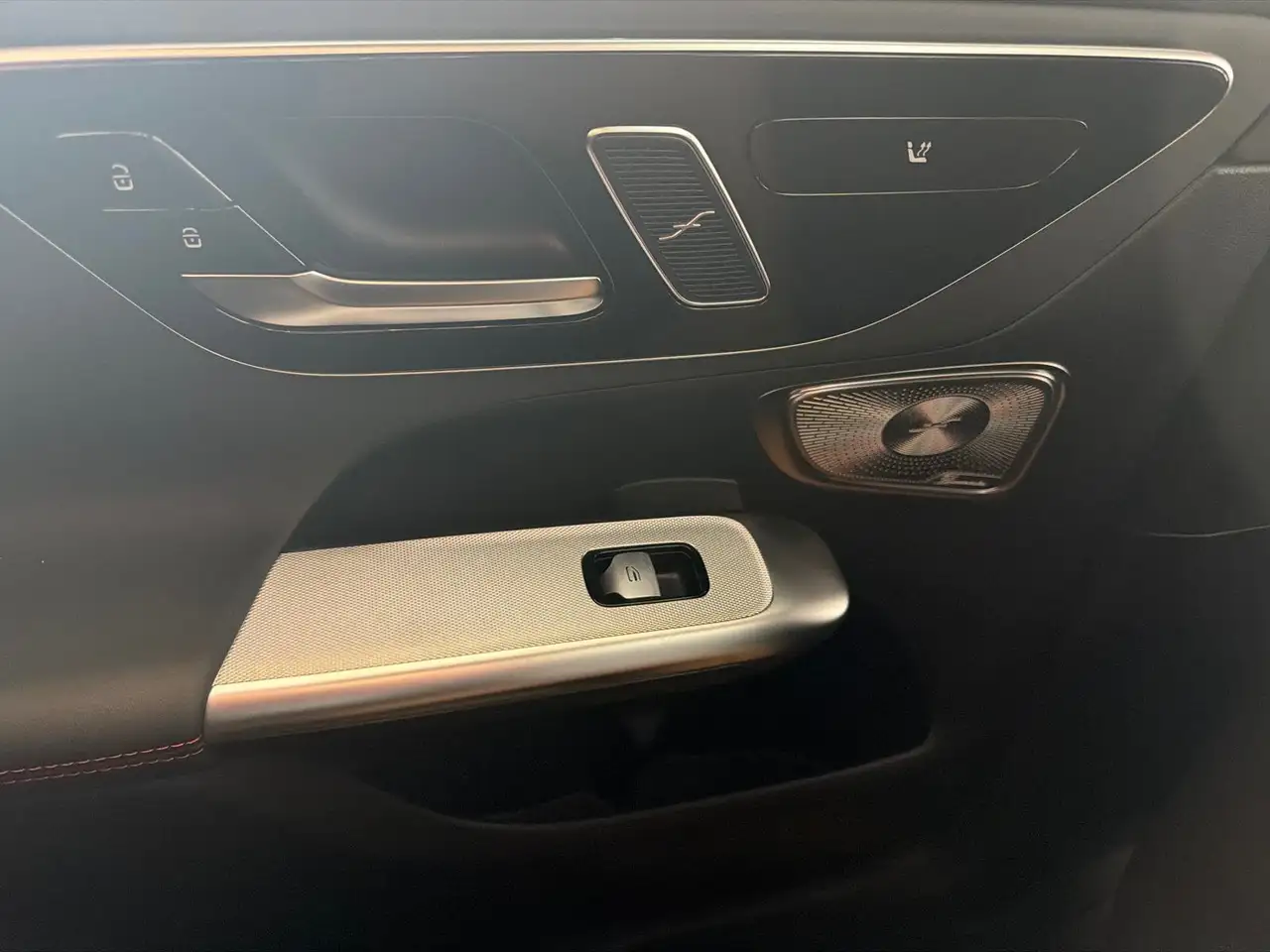 Mercedes-Benz GLC - Image 22