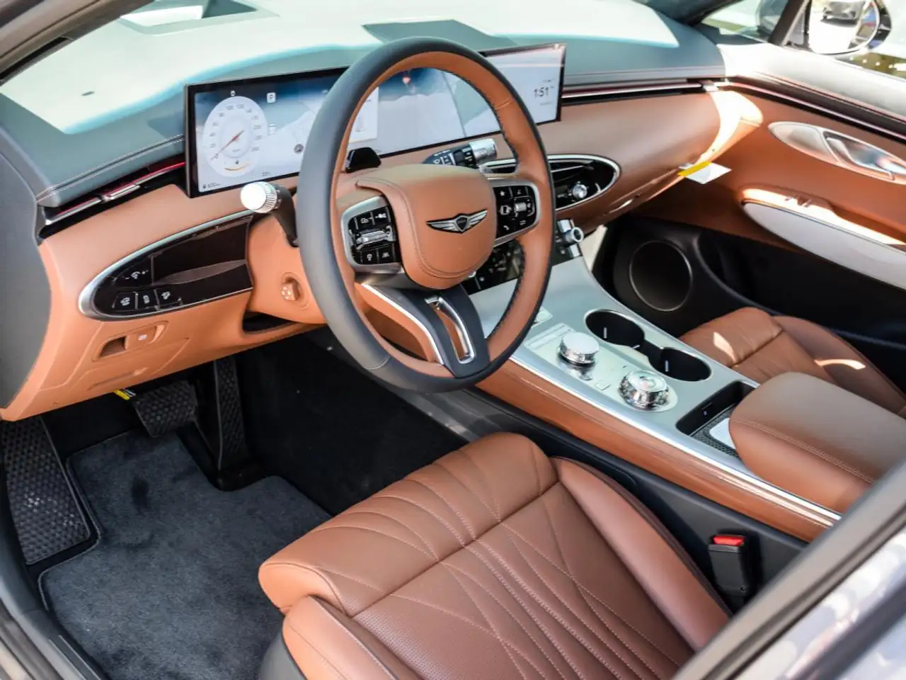 Genesis GV70 - Image 11