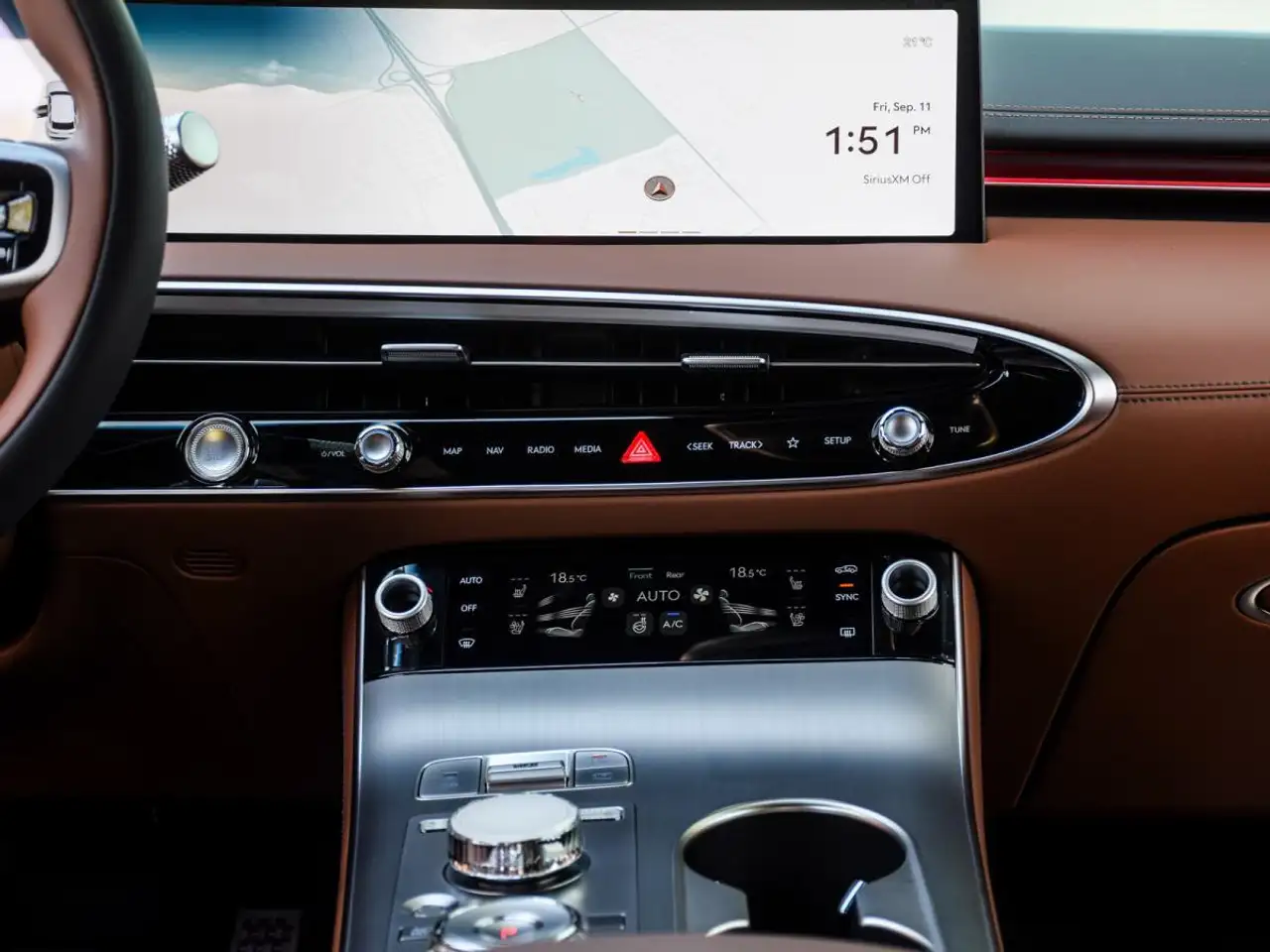 Genesis GV70 - Image 15
