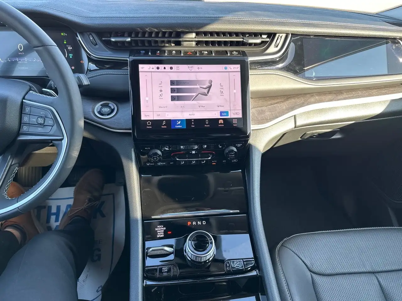 Jeep Grand Cherokee - Image 32