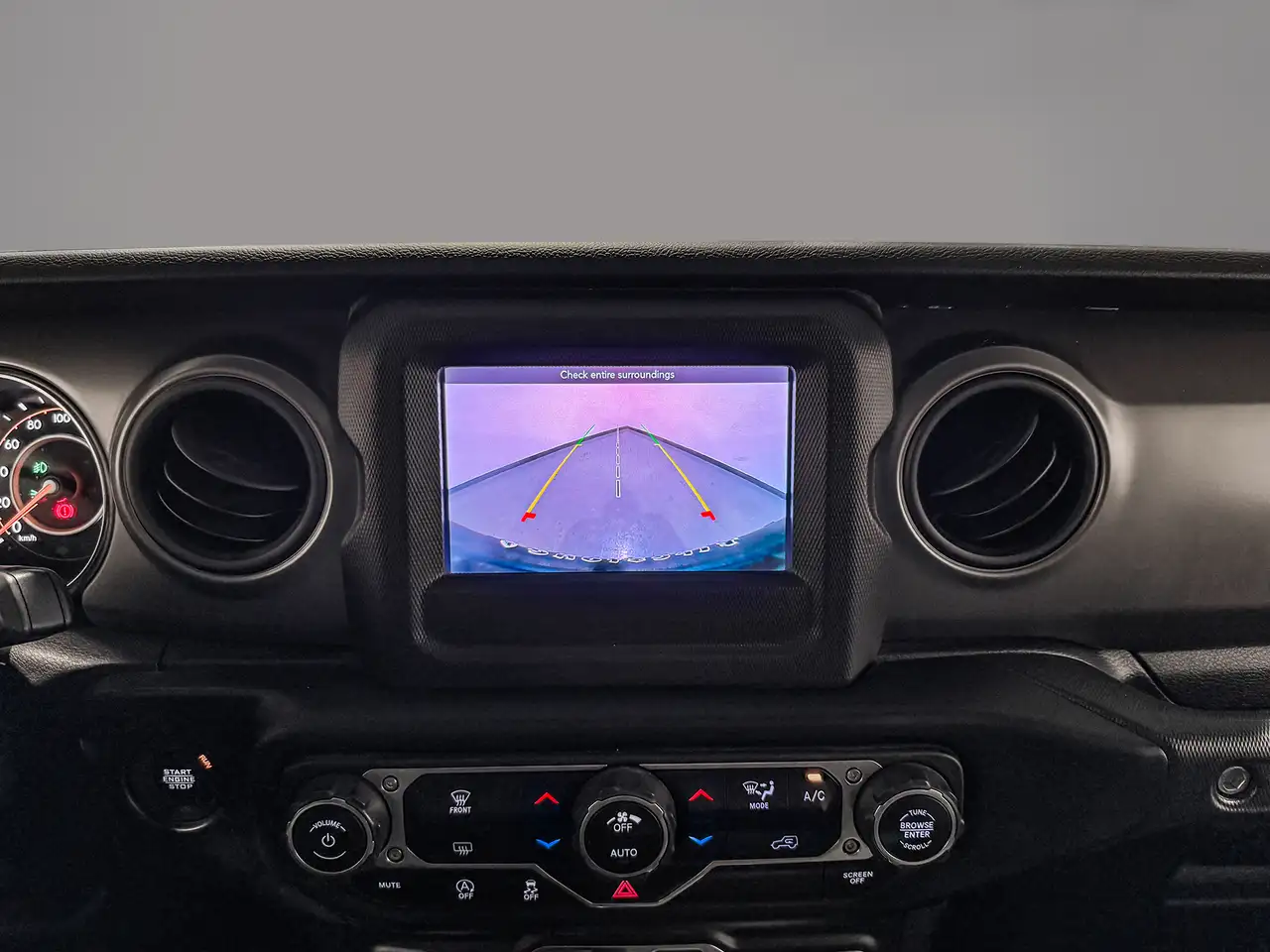 Jeep Wrangler - Image 22