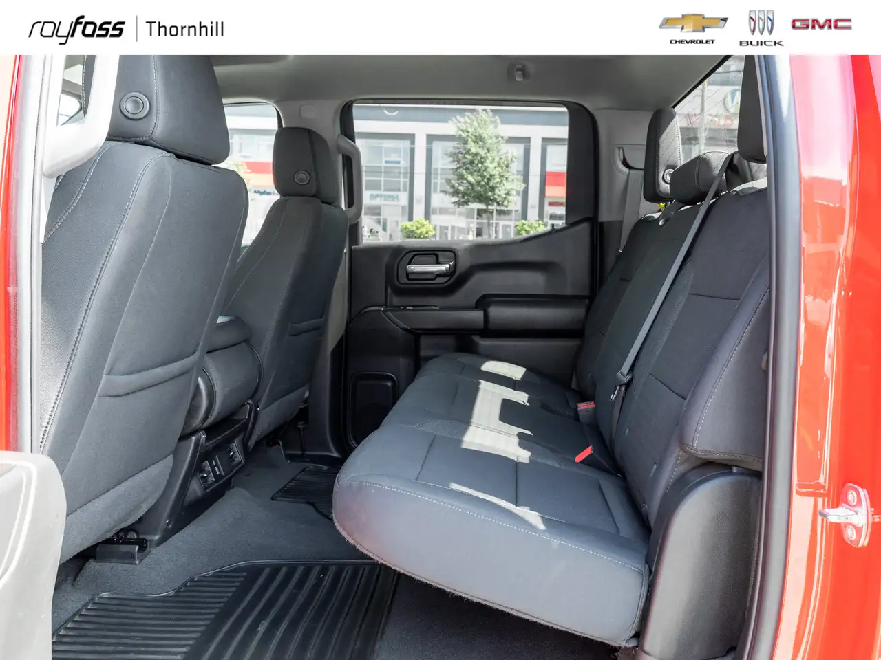 Chevrolet Silverado 1500 - Image 24