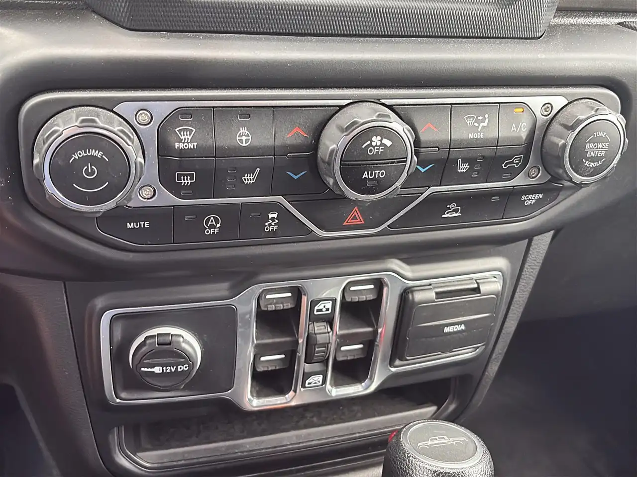 Jeep Gladiator - Image 28