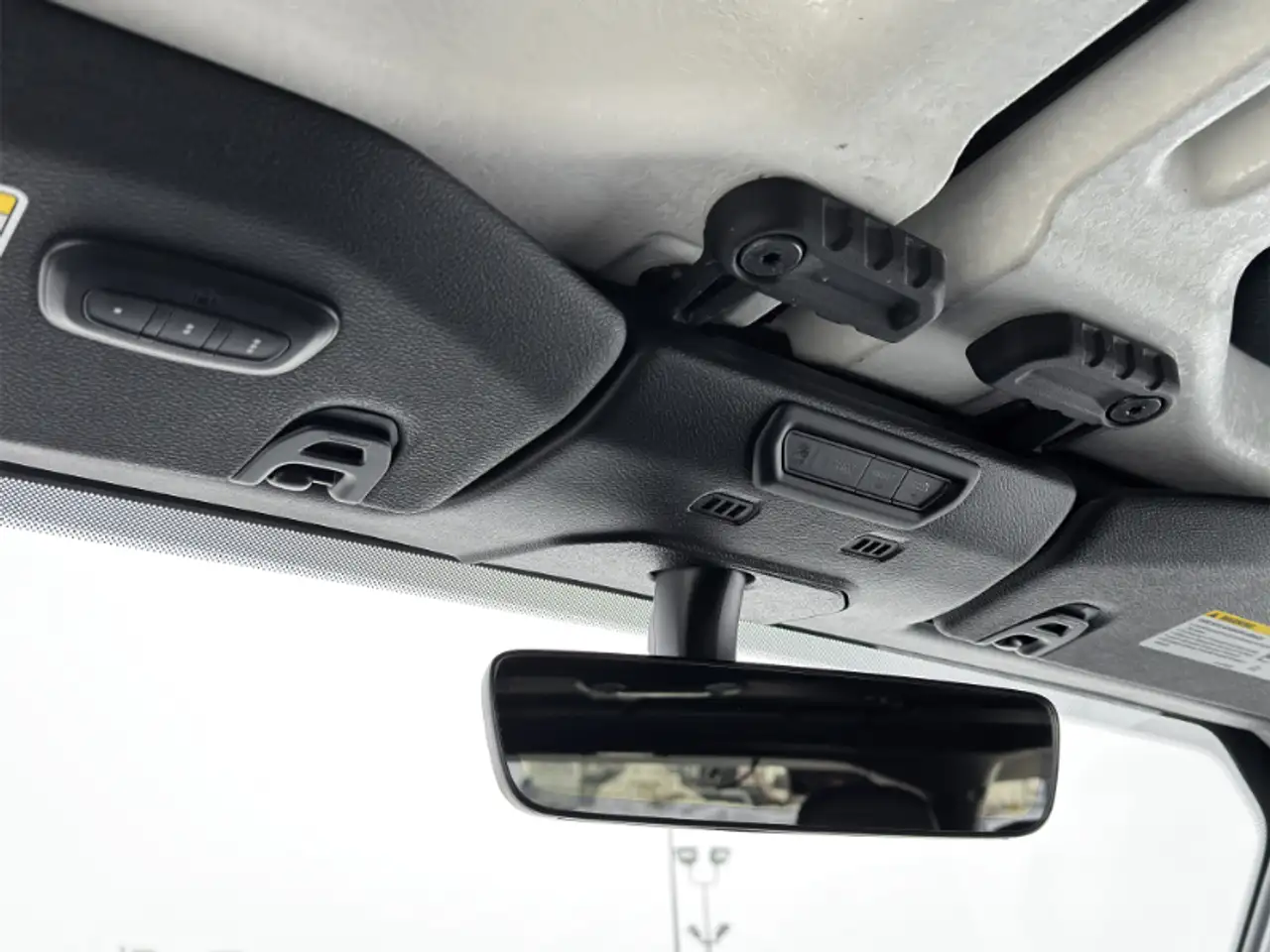 Jeep Wrangler - Image 17