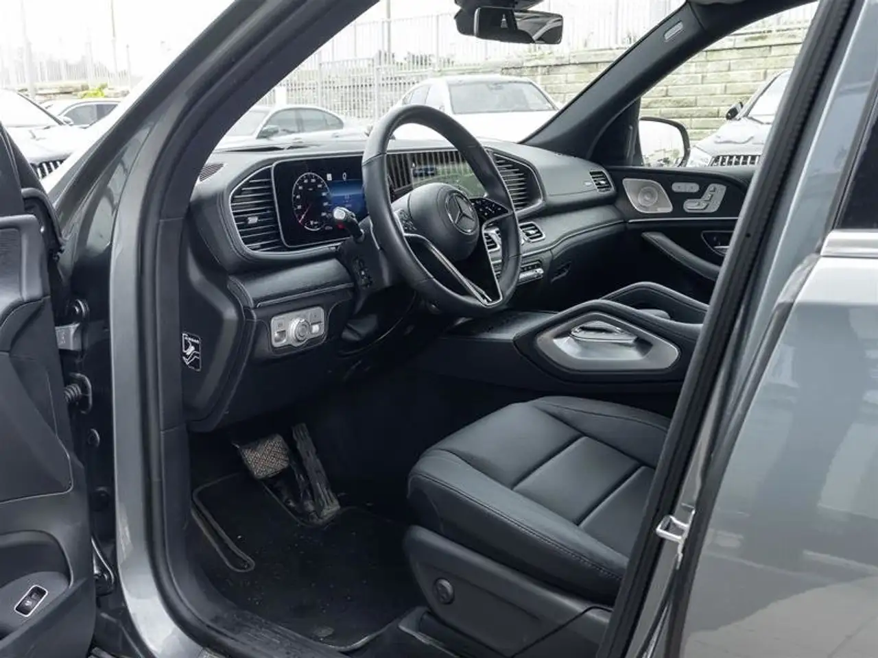 Mercedes-Benz GLE - Image 13
