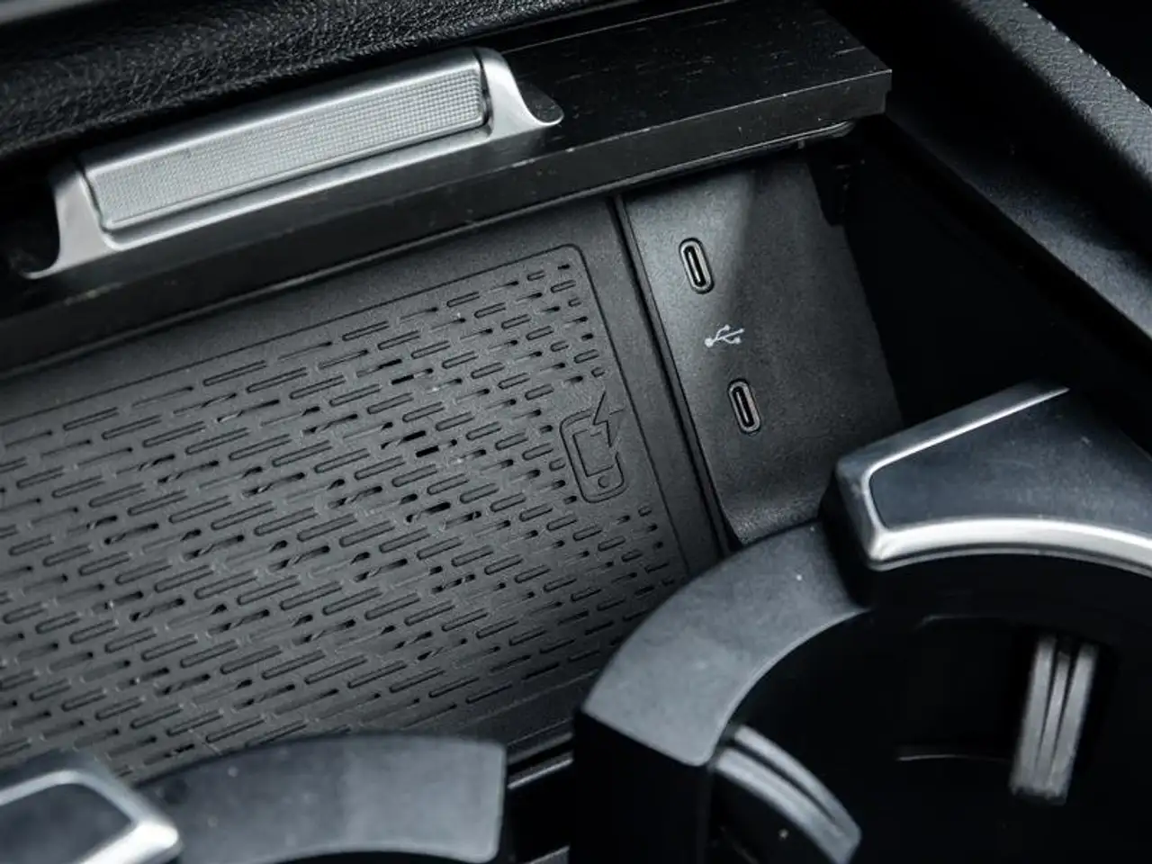 Mercedes-Benz GLE - Image 23