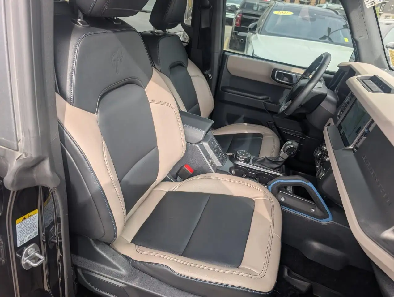 Ford Bronco - Image 14
