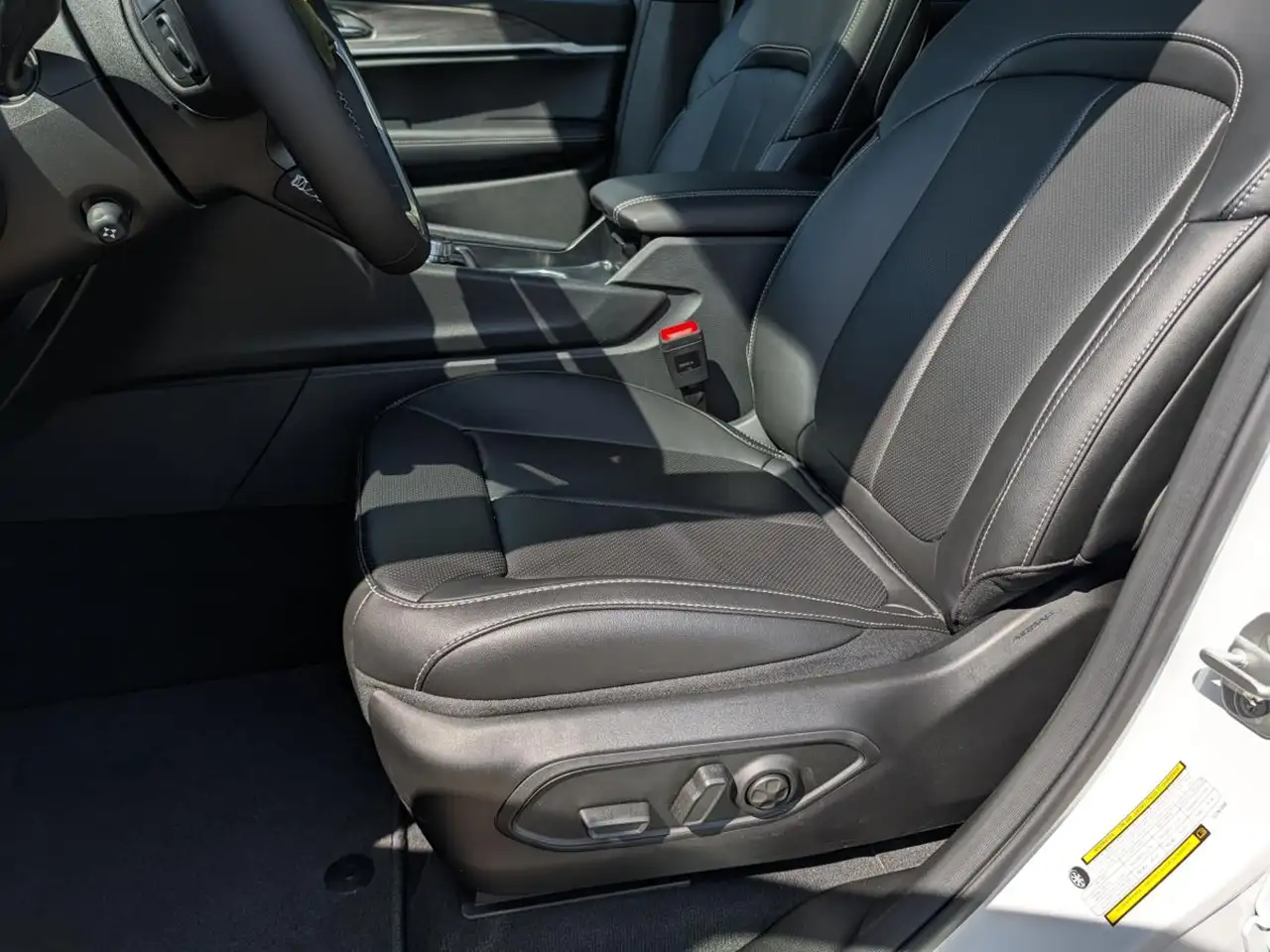 Jeep Grand Cherokee - Image 15