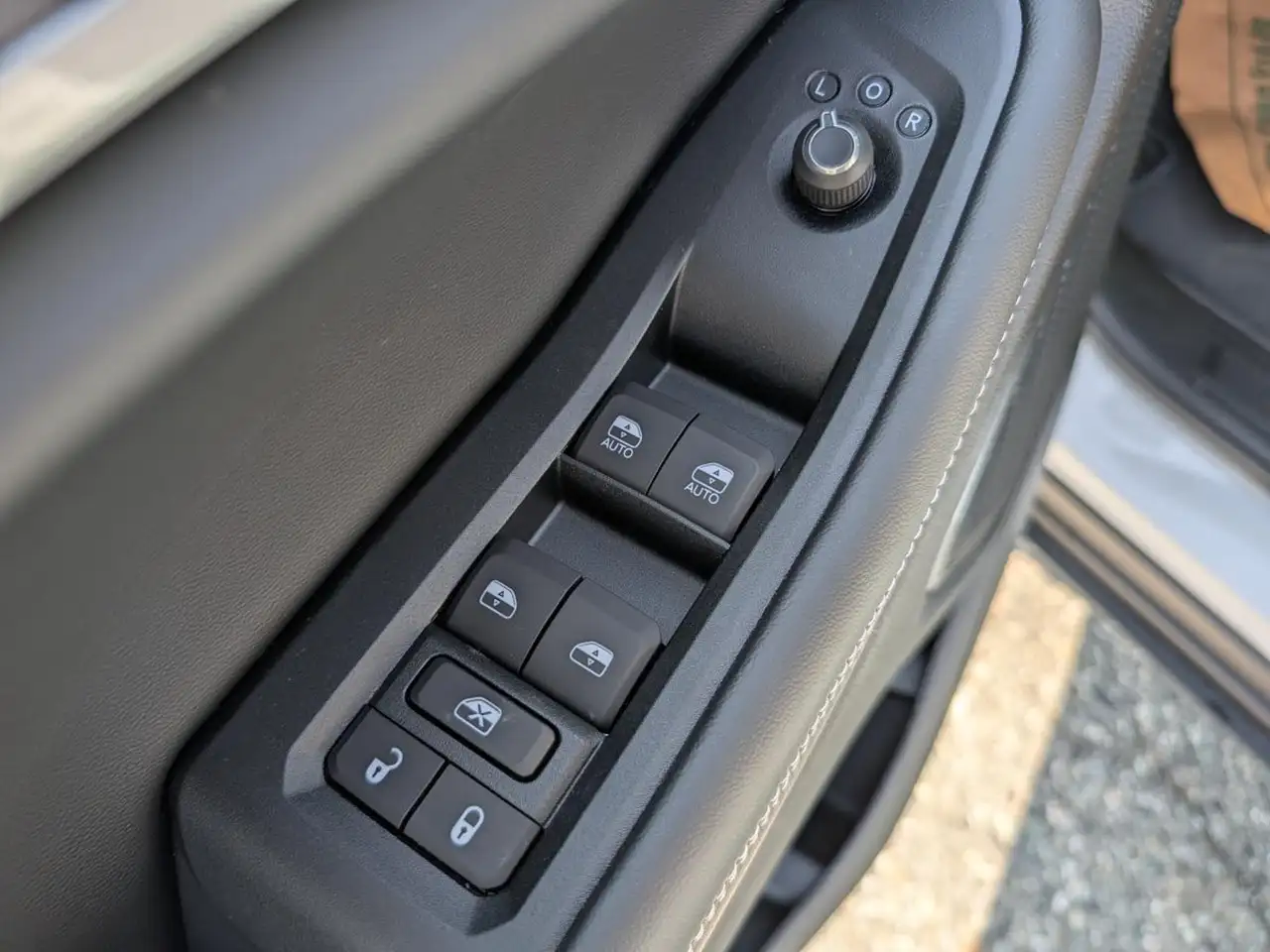 Jeep Grand Cherokee - Image 14
